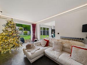 Photo 6- click for photo gallery